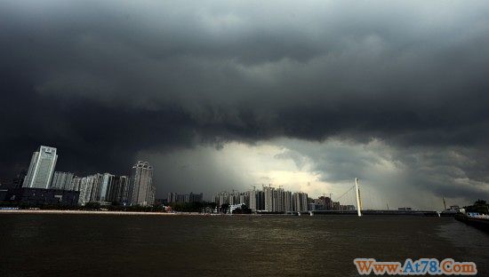 台风灿都中午可能登陆海南文昌到广东阳江一带