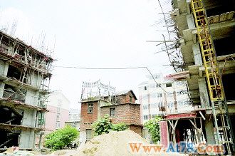 蚌埠“最牛钉子户”为何矗立6年不倒(图)