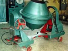 混凝土自落式搅拌机