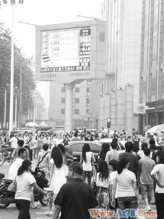 10万奖励不闯红灯 石家庄:一座省会城市的无奈选择(图)