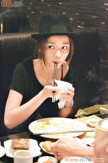 李毓芬全裸写真不赠给罗志祥(组图)