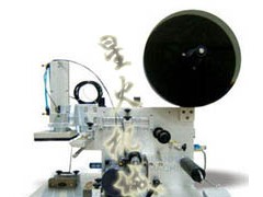 半自动方瓶贴标机