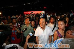 张艺谋等集体“还巢”致敬奥运残奥无名英雄