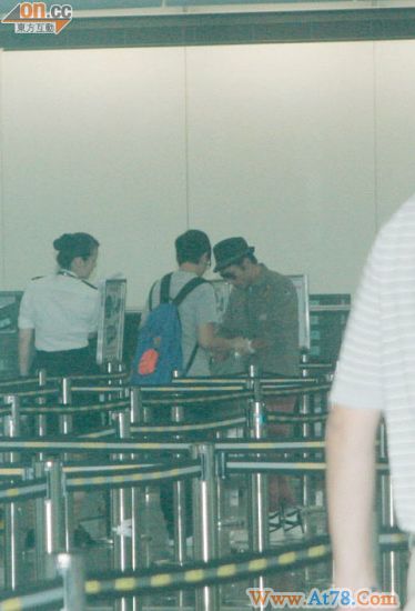 许志安与郑秀文复合无望 憔悴赶赴马来西亚(图)