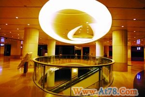 京城第一高楼即将投入使用 24K金箔装饰墙面