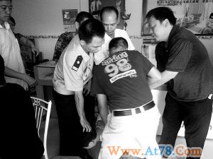 海南海口一处黑网吧老板威胁弄死记者(图)