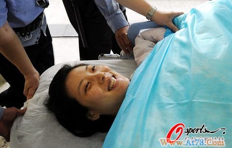 首个奥运冠军夫妇宝宝诞生！杜丽剖腹产子重7斤