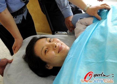 首个奥运冠军夫妇宝宝诞生！杜丽剖腹产子重7斤