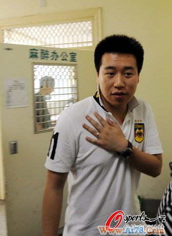 首个奥运冠军夫妇宝宝诞生！杜丽剖腹产子重7斤