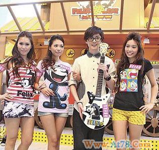 Jessica C.秀纤腰抢风头 泳儿减肥后罩杯减小