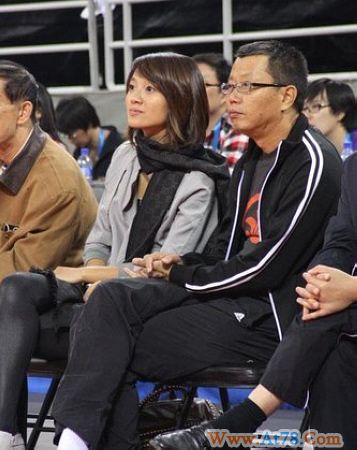 宋柯为朱丹举行私人派对庆生 传在美国购置婚房