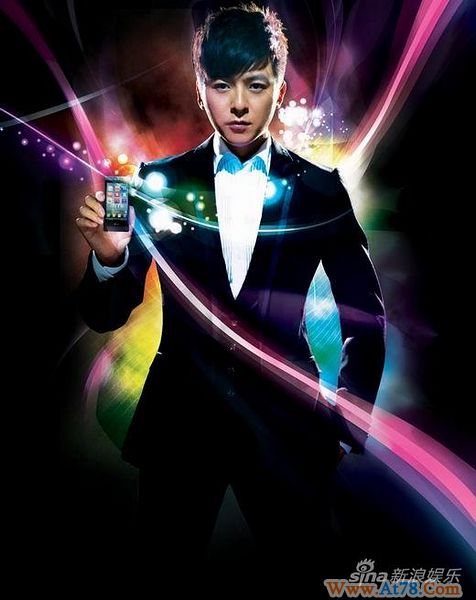 朱雨辰拍科幻时尚大片尽显魅尚风度(组图)