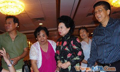 美华人社团发起为甘肃舟曲灾区捐款反响热烈