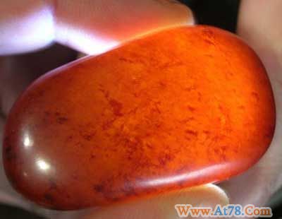 和田玉籽料贵过黄金 七成买玉人实为投资客(图)