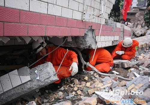 舟曲泥石流长约5千米 长期干旱强降雨等为主因