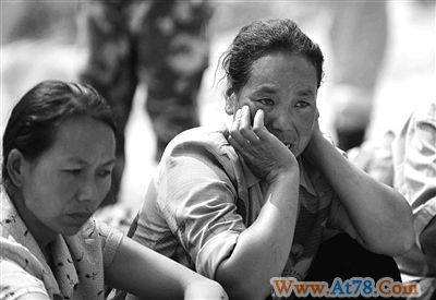 甘肃舟曲倾斜危楼成救援重点(图)