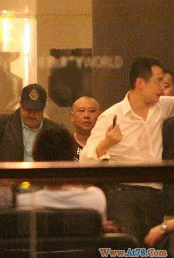 华谊副总生日宴 郭德纲惨淡无人理