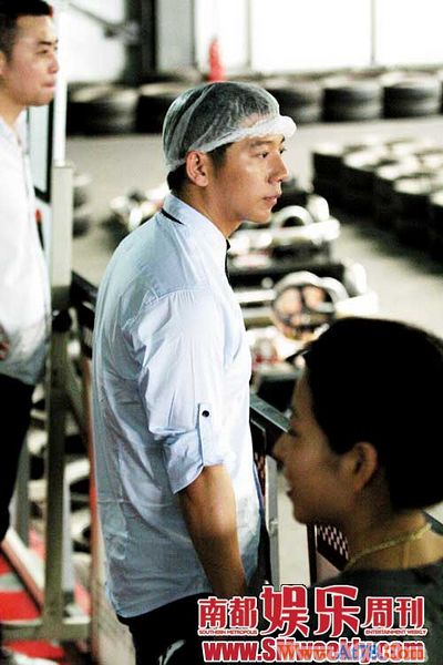 羽泉卡丁车馆狂飙车童心未泯玩兴大发(组图)