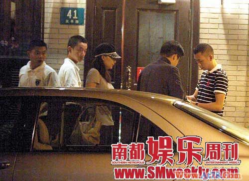 郭晶晶会霍启刚瞻前顾后享受甜蜜豪门恋(组图)