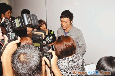 许志安分手惹来诬蔑中伤 向两位旧爱致歉(图)