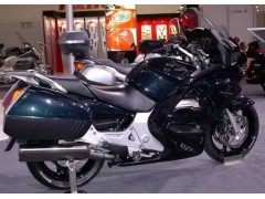 出售本田ST1300摩托车