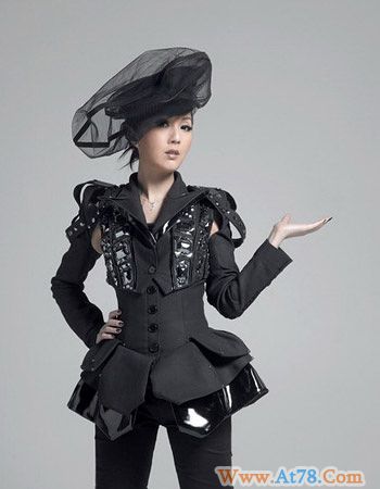 杨千嬅否认12月婚宴交无线直播 婚礼全交给老公