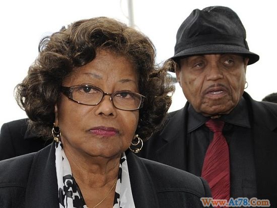 传迈克尔-杰克逊父母宣布离婚结束60年婚姻