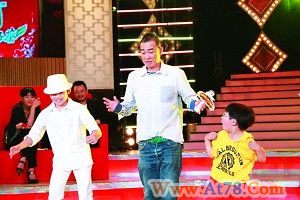 应采儿揭发陈小春是不折不扣的“生活白痴”