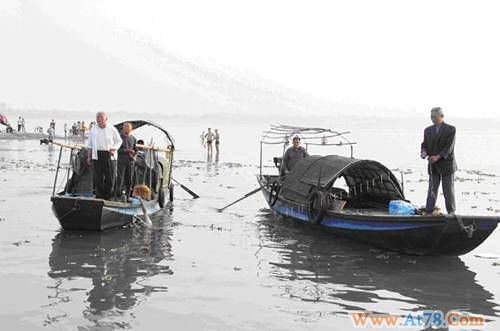 大学官员撰文呼吁取消《挟尸要价》获奖资格