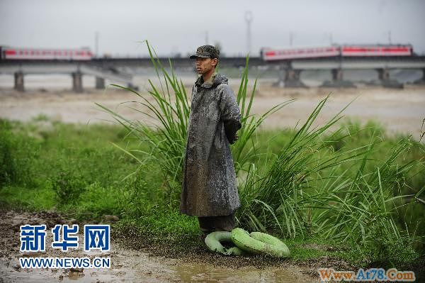 洪水冲垮宝成线一铁路桥　无人员伤亡