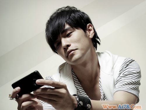 周杰伦否认新加坡输千万 只是小试“手气”(图)