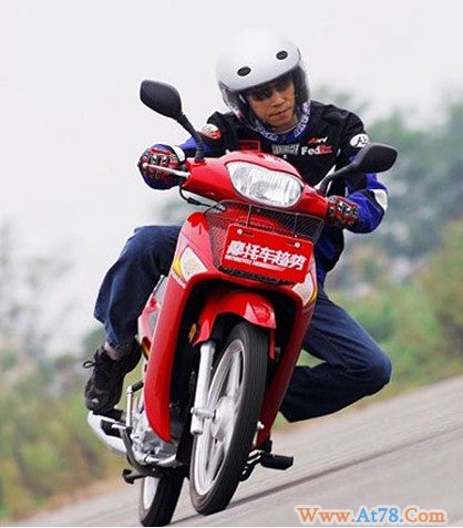 中国摩企龙头大长江 全产业链集结亮相摩博会