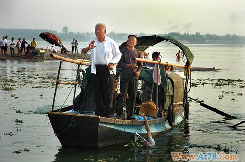 《挟尸要价》质疑者发新图 调查有望今晚出结果