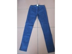 库存服装、女装牛仔裤、