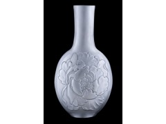 锡制花瓶 蝶恋花