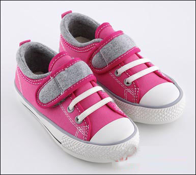 精巧柔软帆布童鞋，尽显宝宝可爱气质