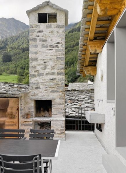 15世纪山区村落中的现代住宅