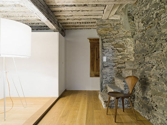 15世纪山区村落中的现代住宅