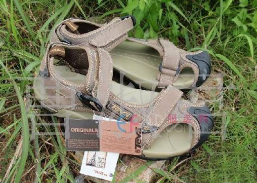 鞋企Deckers Outdoor销售额大幅上涨