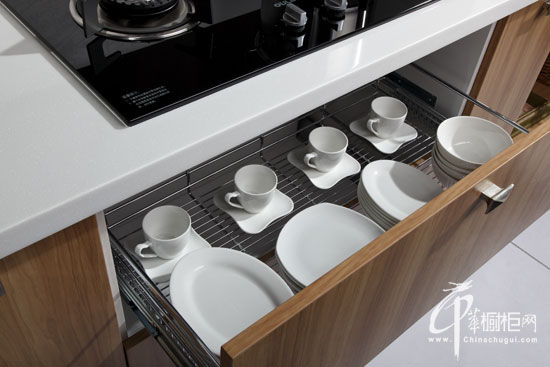 欧琳橱柜热季打造厨房装修“柔和”方案