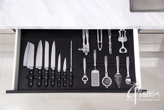 欧琳橱柜热季打造厨房装修“柔和”方案