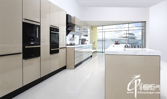 欧琳橱柜热季打造厨房装修“柔和”方案