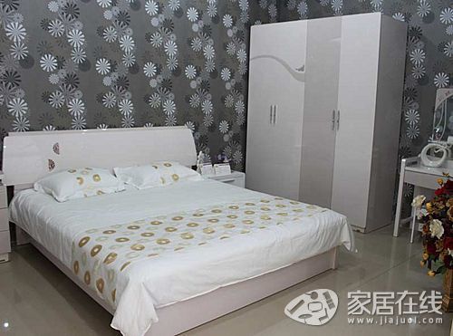 现代风格卧房搭配四方案 时尚烤漆多面俏