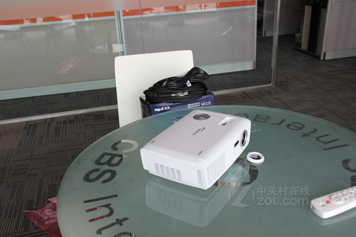 3D+720p 奥图码IS500送2599元高清套餐 