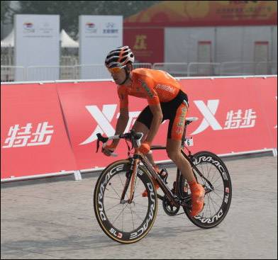 特步倡导全民健身运动打造绿色新生活