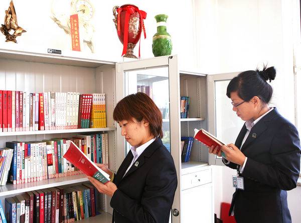 牡丹江电力“爱心图书超市”凸显文化氛围