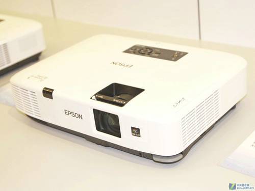 购机赠百吋幕布 爱普生C1900特惠抢购