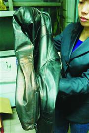 曝光：千元VEROMODA黑色皮衣多处变金色