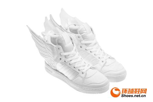 带着翅膀飞的鞋子