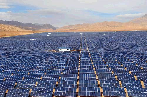 青海乌兰50兆瓦并网光伏电站进入并网调试阶段